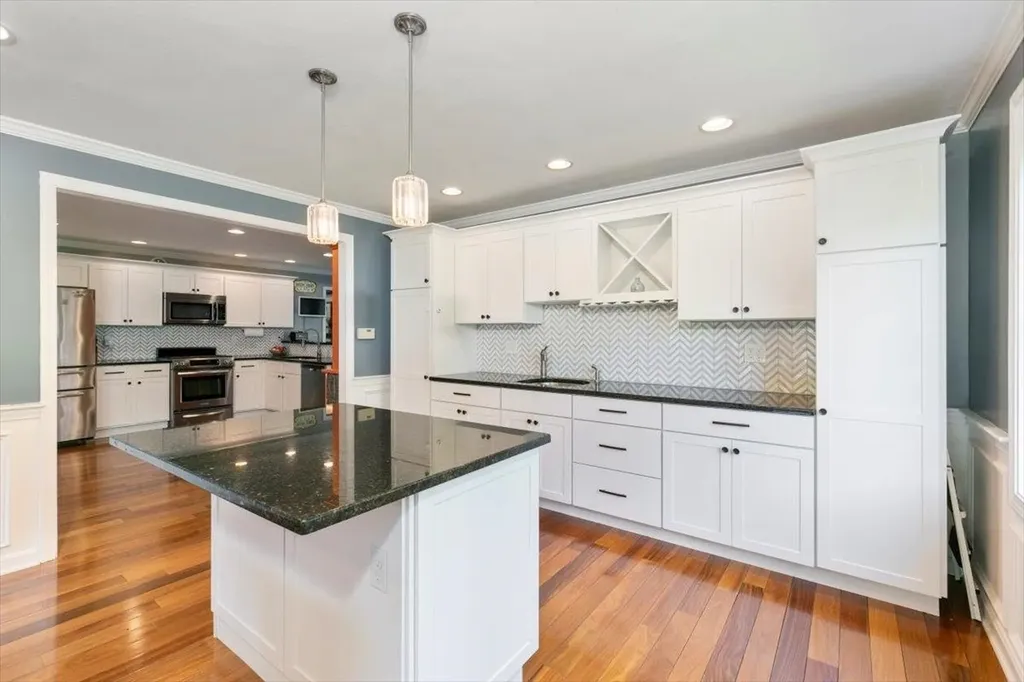 7 Mystic Court Nashua NH 03062