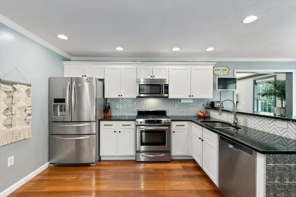 7 Mystic Court Nashua NH 03062