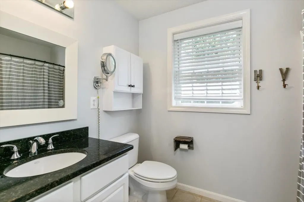 7 Mystic Court Nashua NH 03062