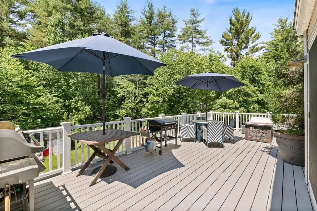 7 Mystic Court Nashua NH 03062