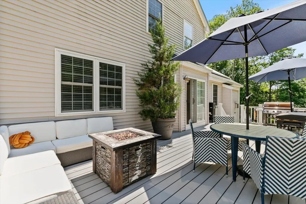 7 Mystic Court Nashua NH 03062