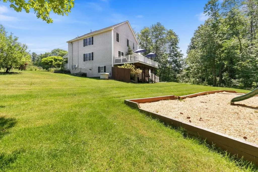 7 Mystic Court Nashua NH 03062