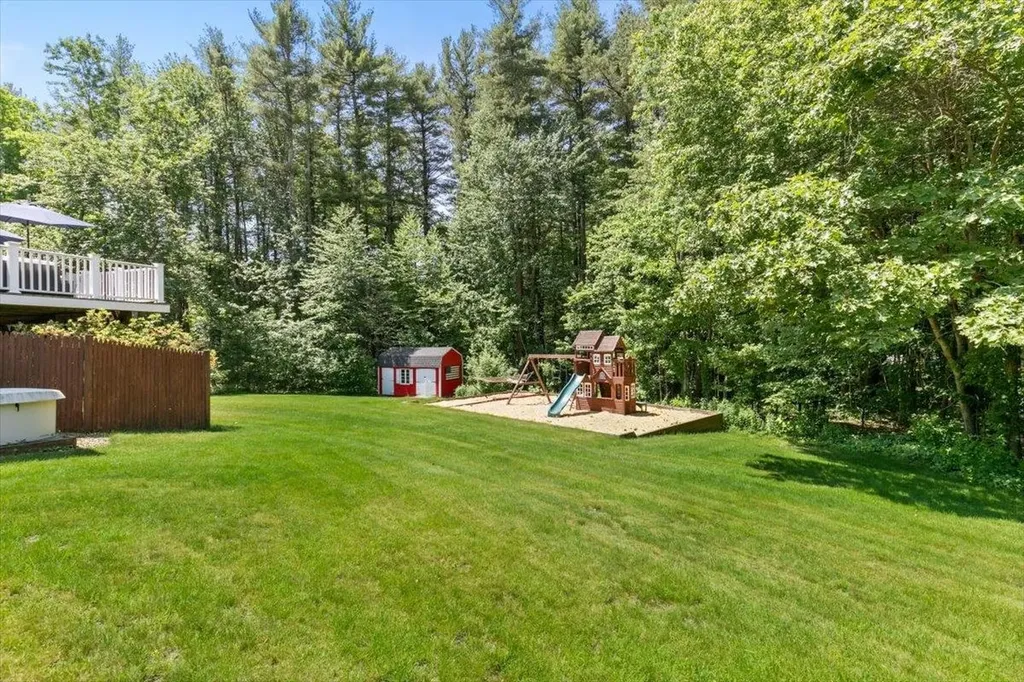 7 Mystic Court Nashua NH 03062