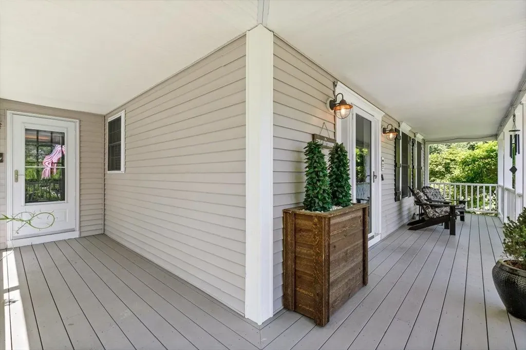 7 Mystic Court Nashua NH 03062
