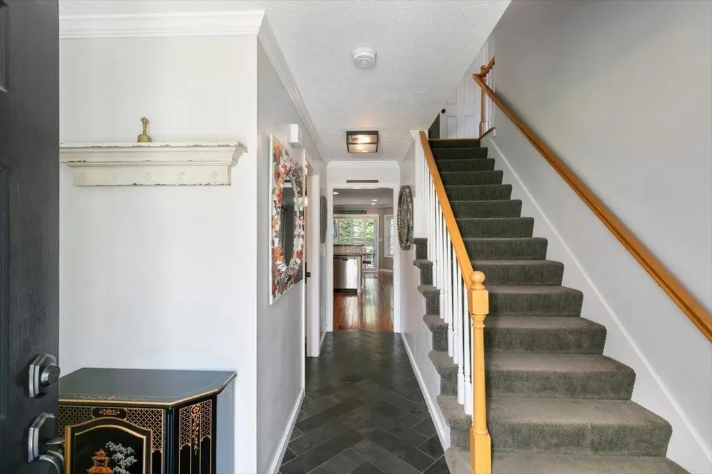 7 Mystic Court Nashua NH 03062
