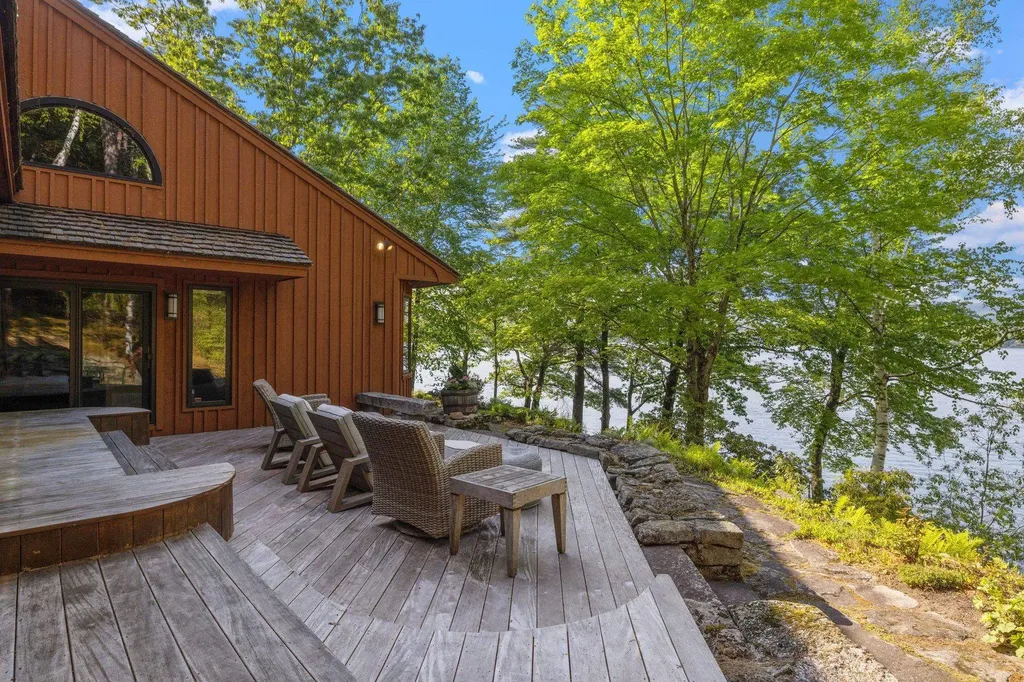 158 Cromwell Point Road Holderness NH 03245