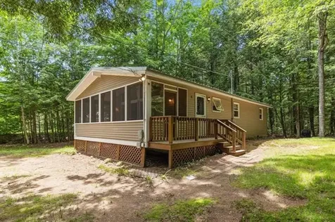 9 West Hill Place Barnstead NH 03225