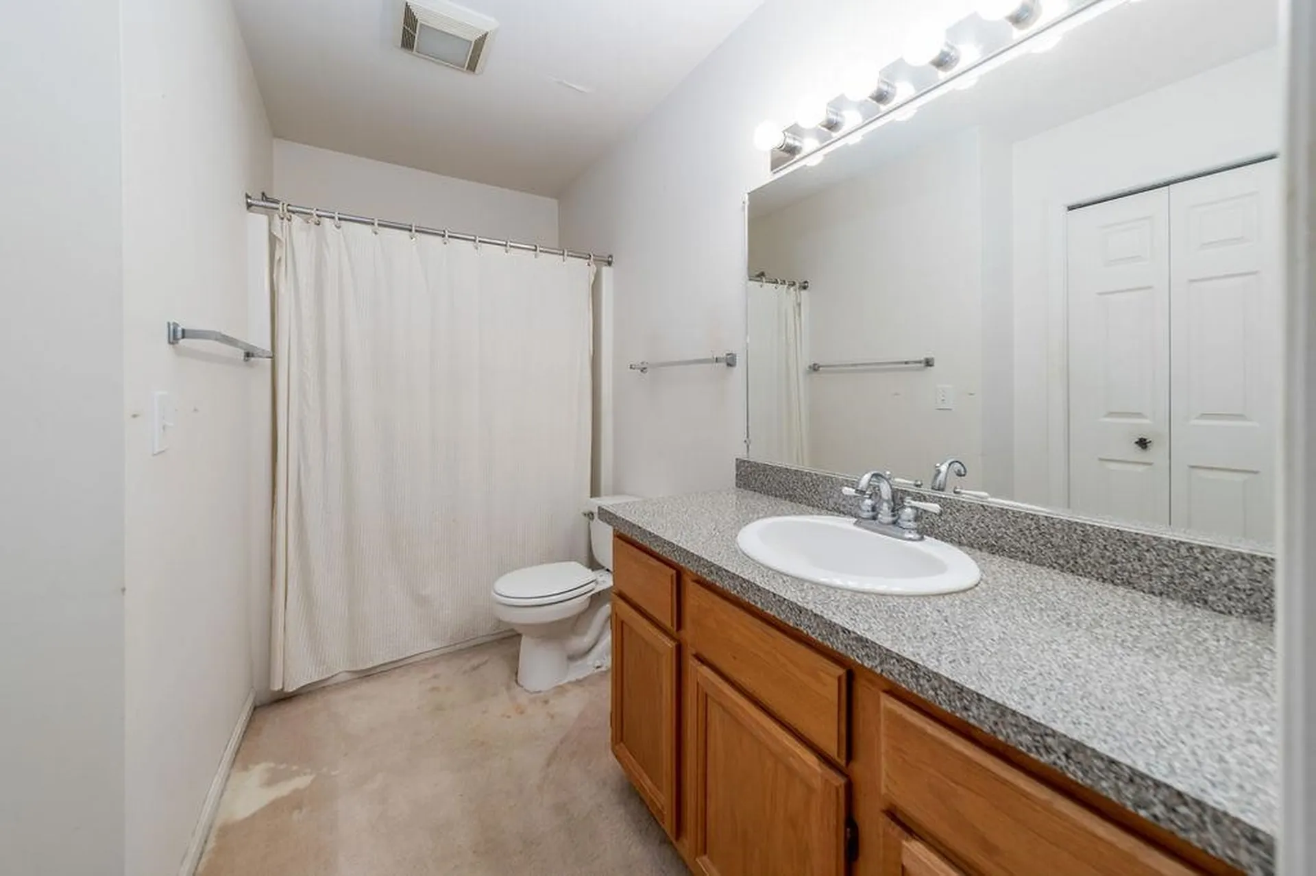 32 Azalea Circle Hartford VT 05001