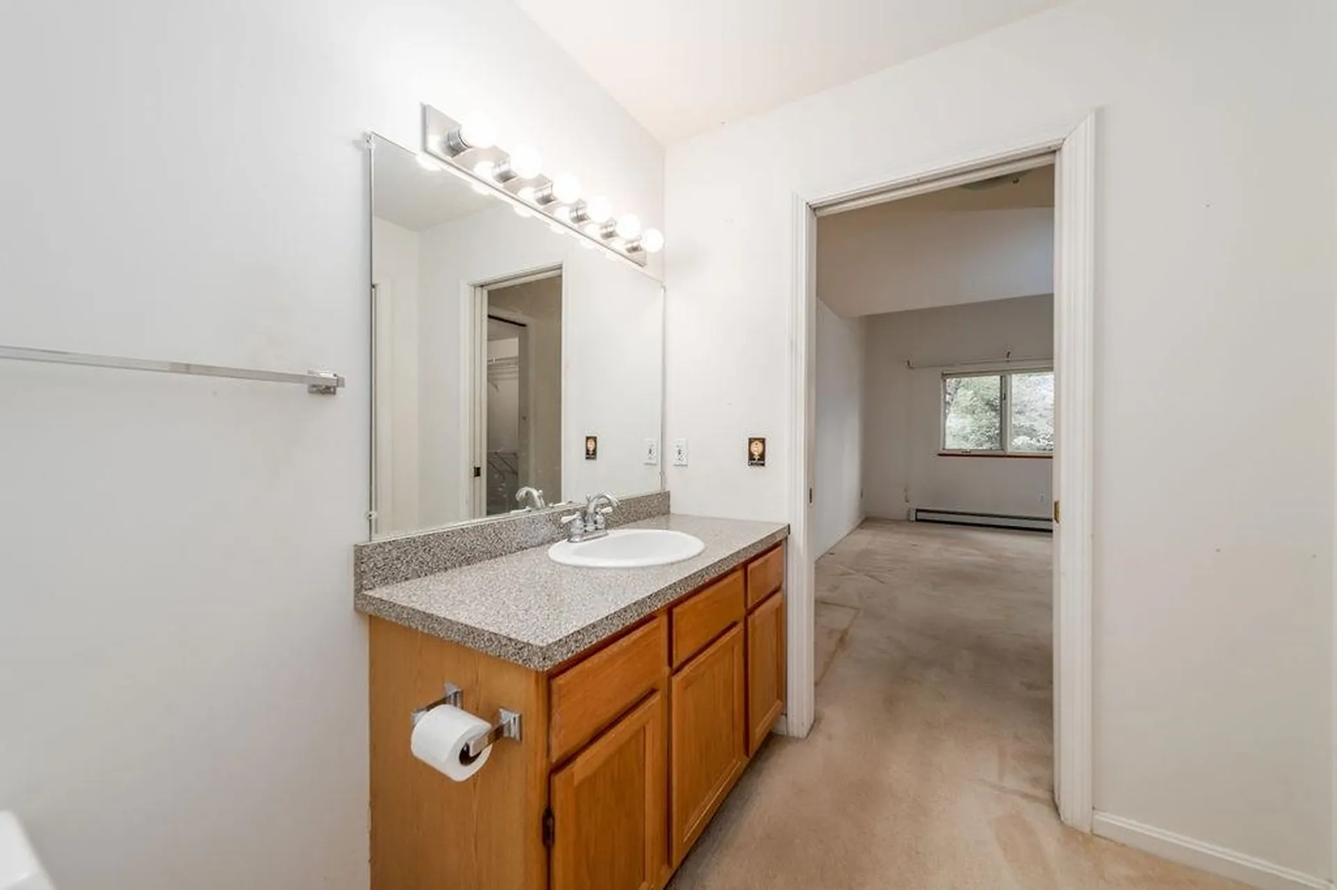 32 Azalea Circle Hartford VT 05001