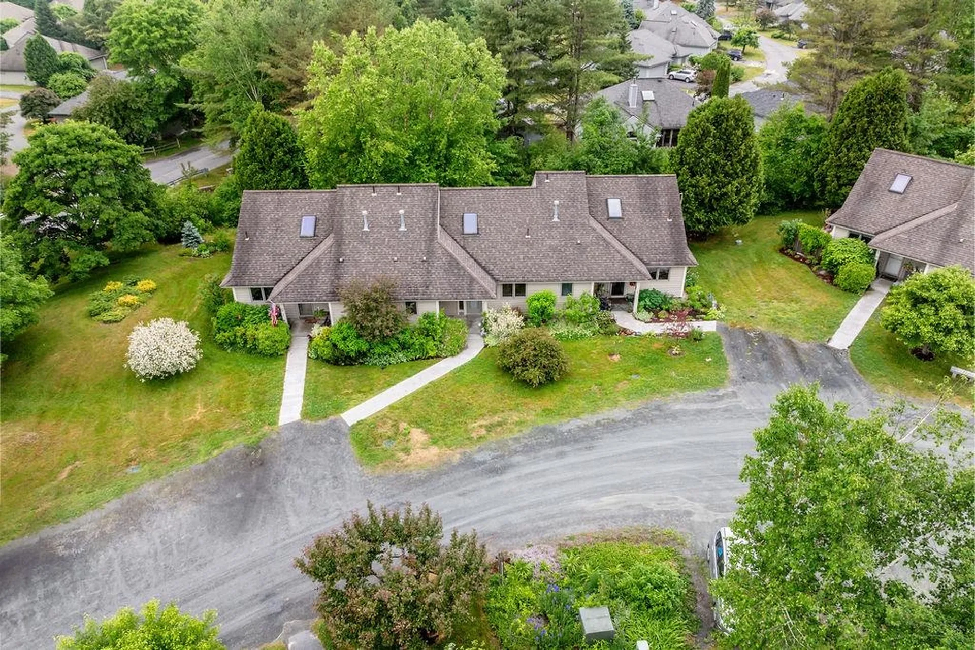 32 Azalea Circle Hartford VT 05001