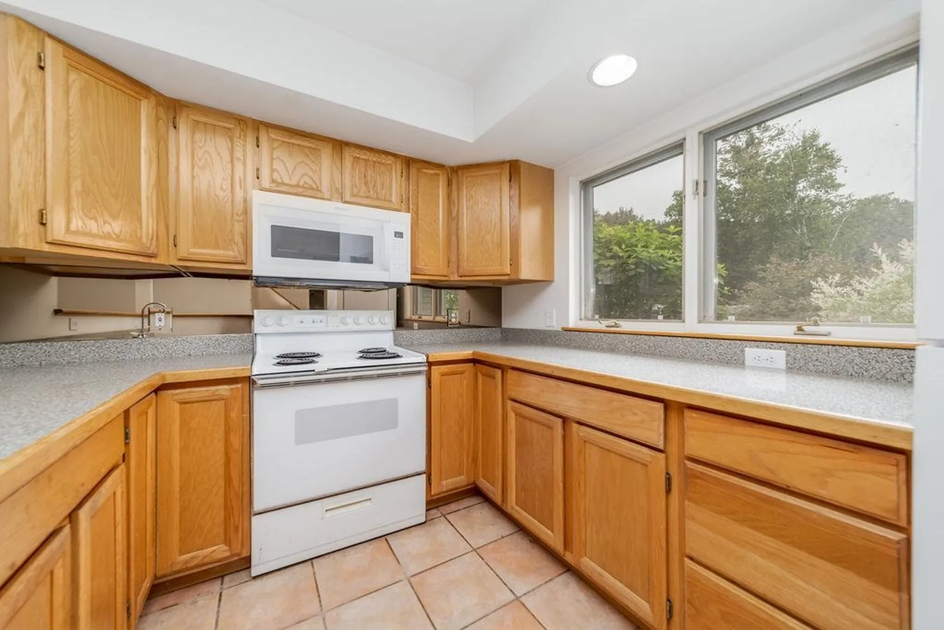 32 Azalea Circle Hartford VT 05001