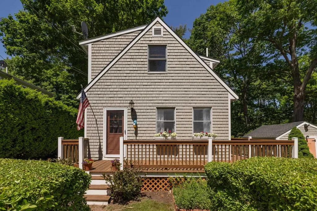 41 Wyman Avenue Kittery ME 03904