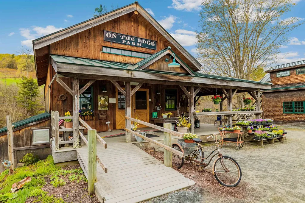 49 Vt Route 12 Pomfret VT 05053