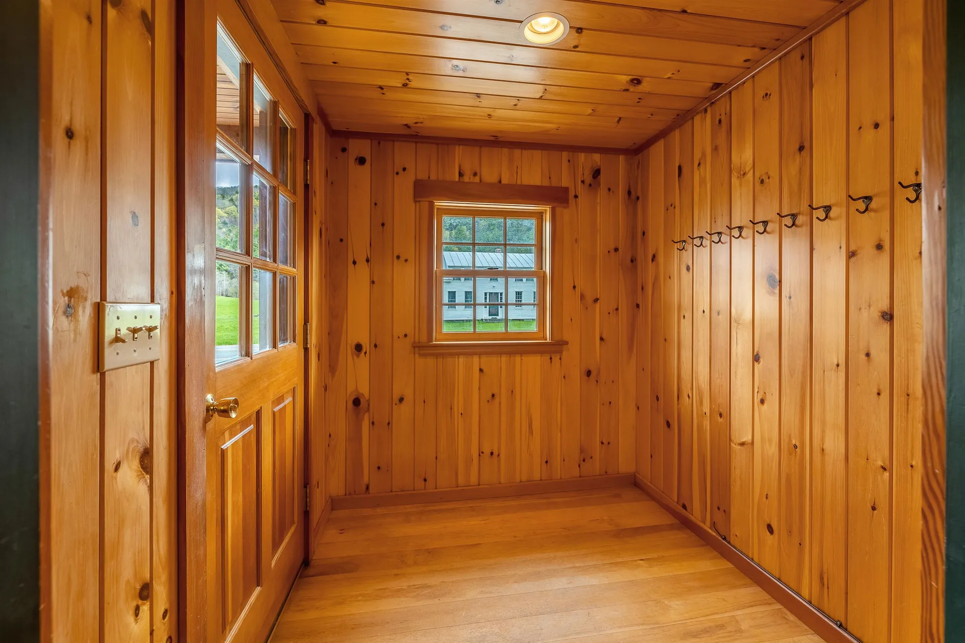 49 Vt Route 12 Pomfret VT 05053