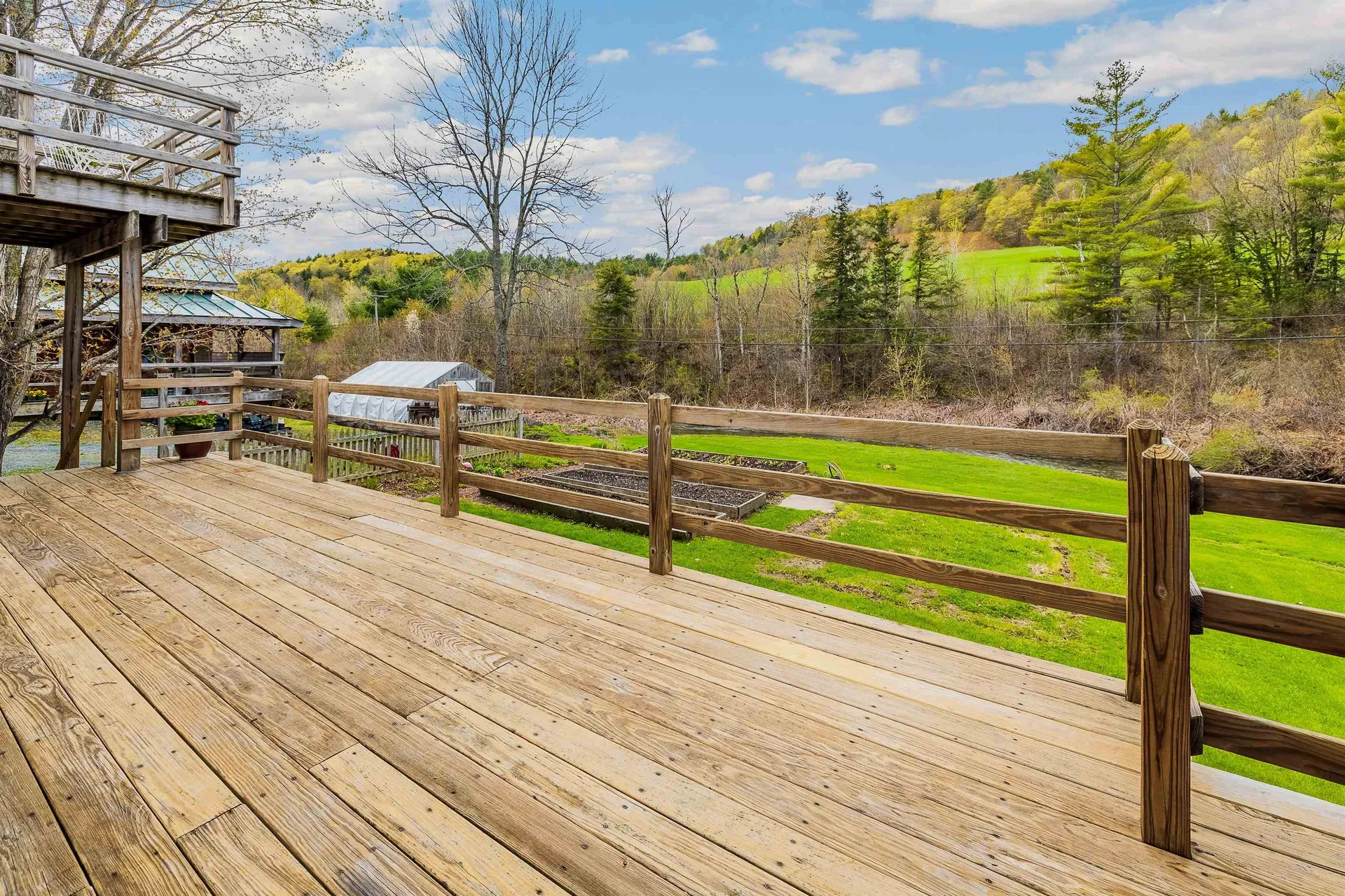 49 Vt Route 12 Pomfret VT 05053