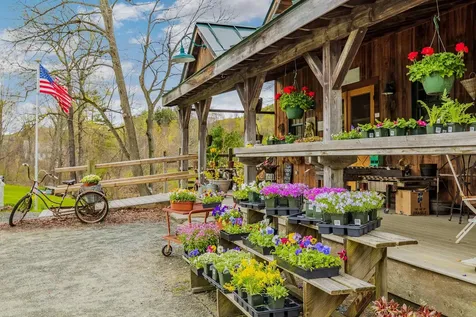 49 Vt Route 12 Pomfret VT 05053