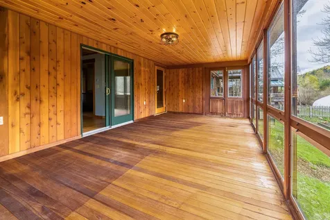 49 Vt Route 12 Pomfret VT 05053