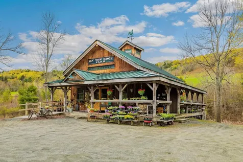 49 Vt Route 12 Pomfret VT 05053