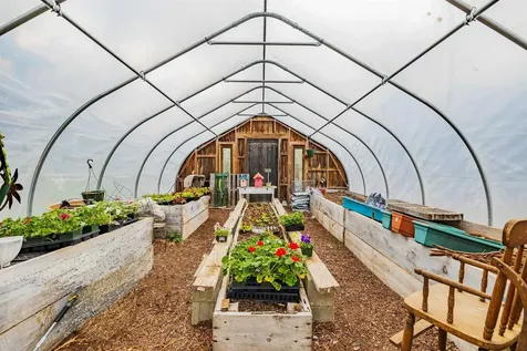 49 Vt Route 12 Pomfret VT 05053