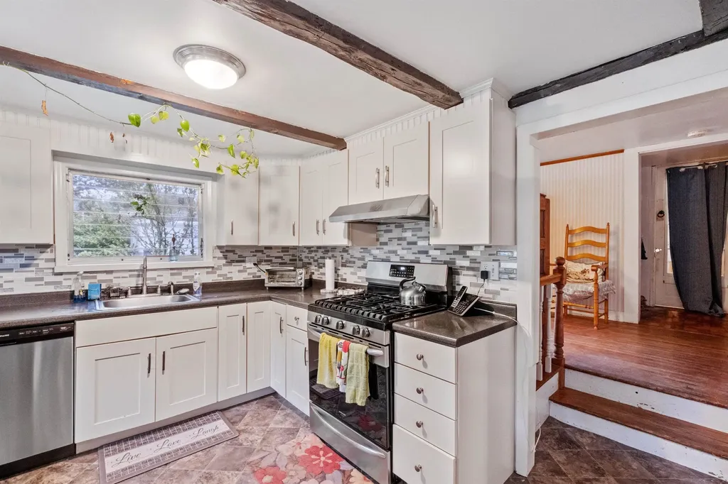 12 Old Gage Hill Road Pelham NH 03076