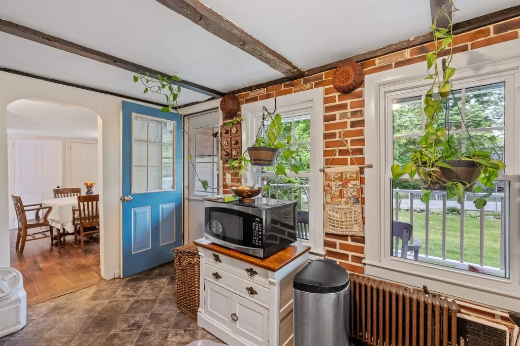 12 Old Gage Hill Road Pelham NH 03076