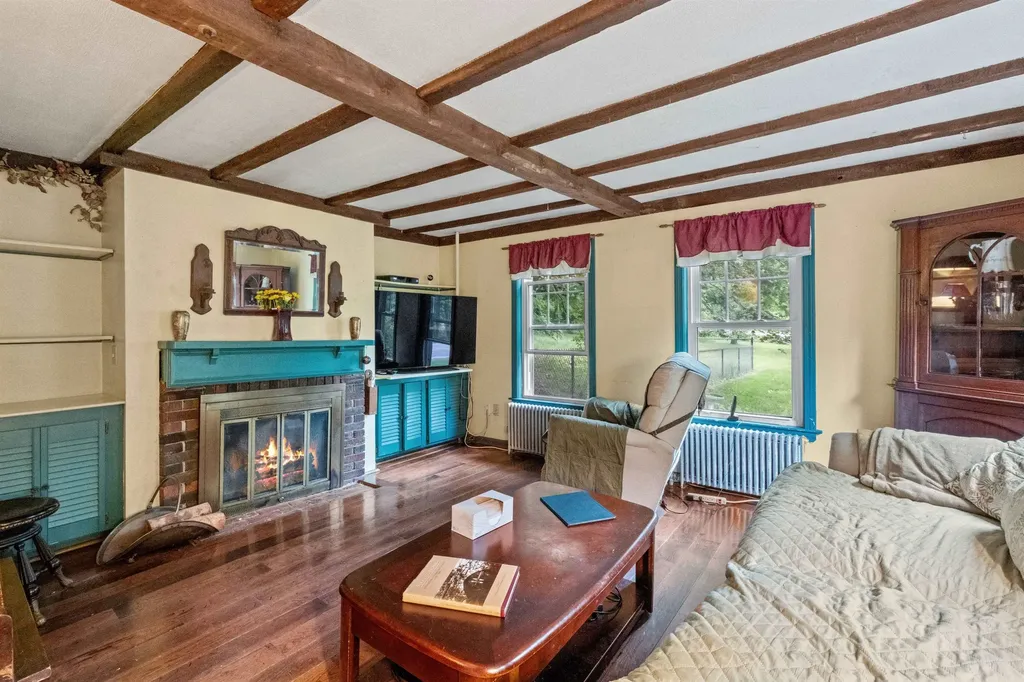 12 Old Gage Hill Road Pelham NH 03076