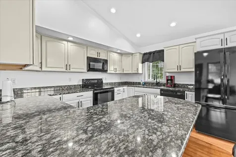 435 Memphremagog View Newport City VT 05855