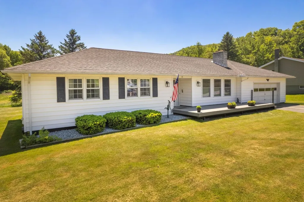95 Tower Lane West Rutland VT 05777