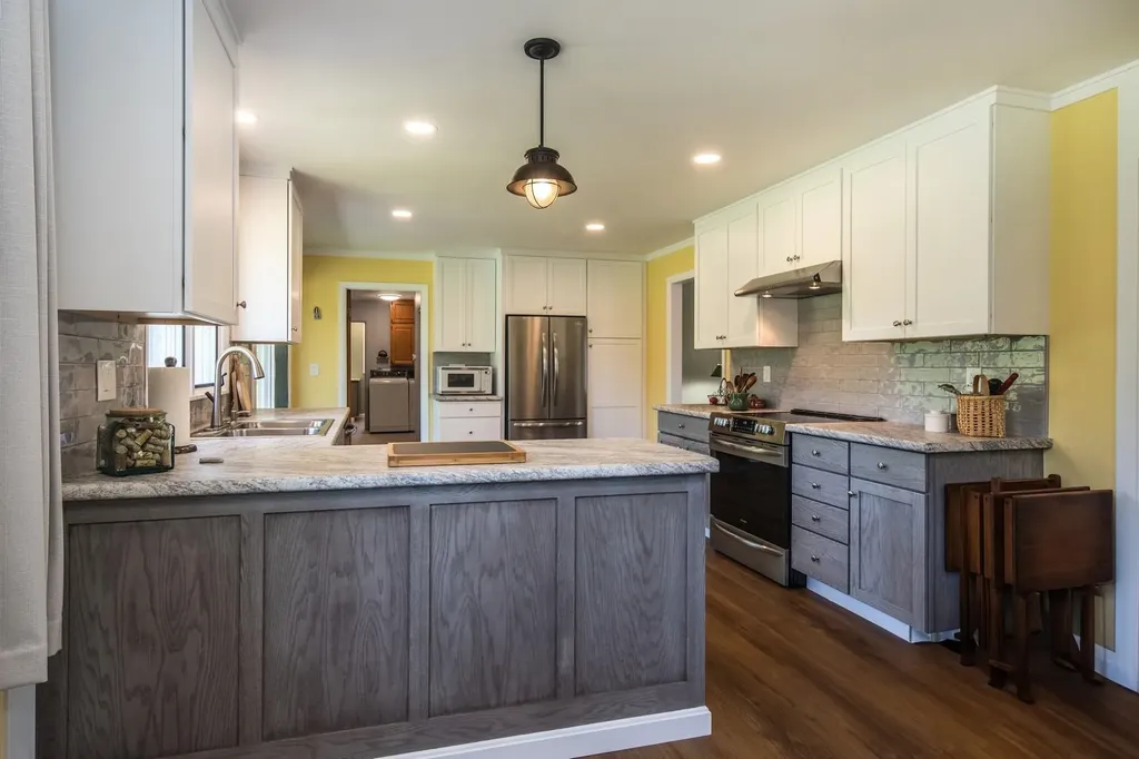 95 Tower Lane West Rutland VT 05777
