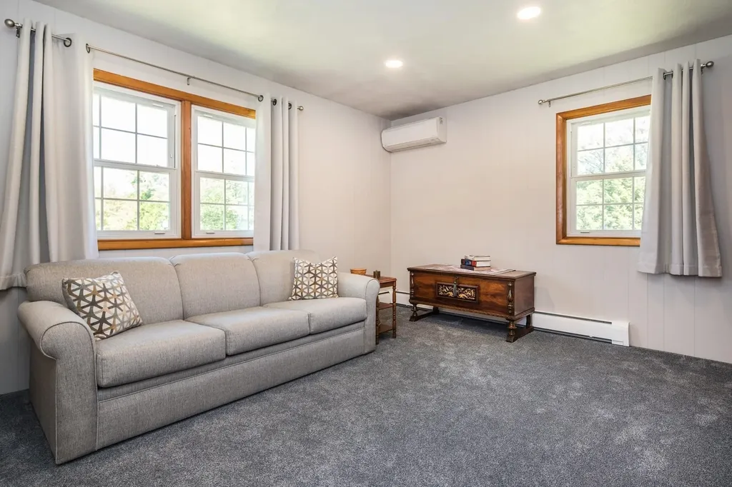 95 Tower Lane West Rutland VT 05777