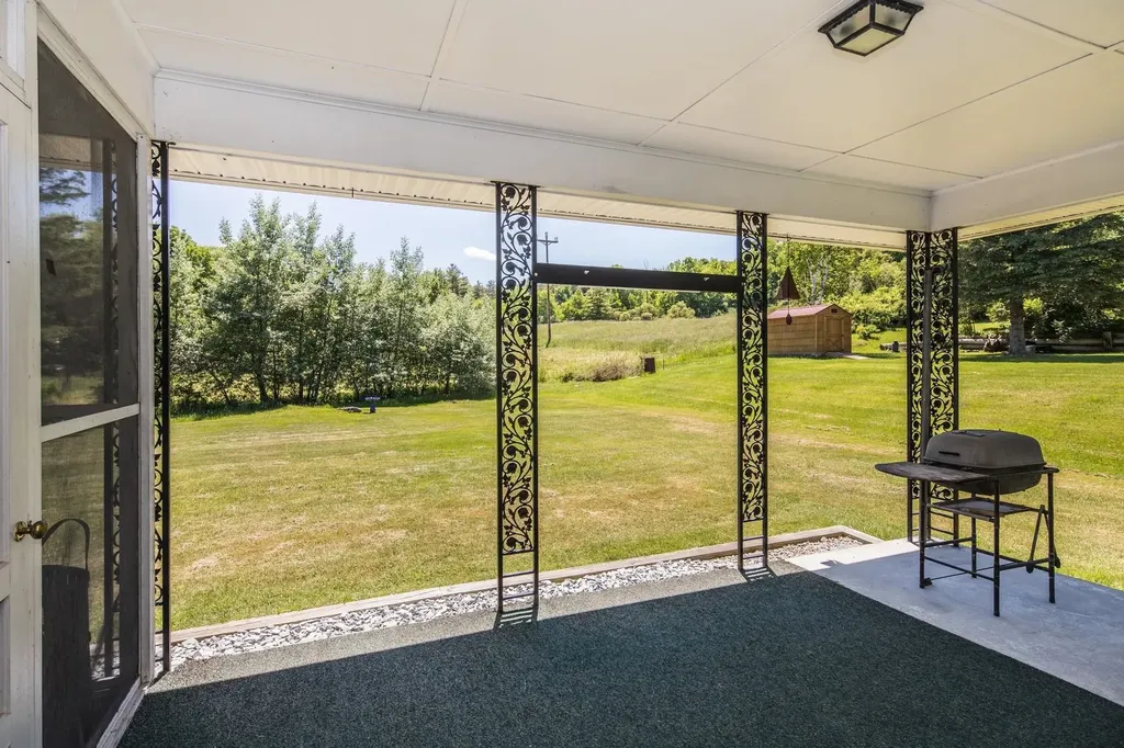 95 Tower Lane West Rutland VT 05777