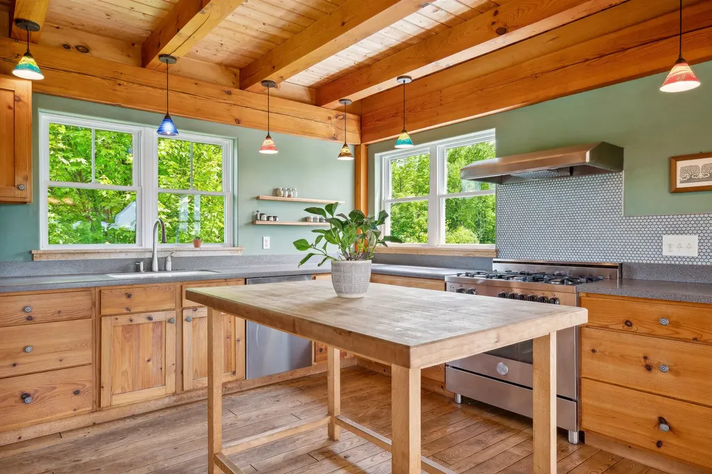 2548 Taylor Valley Road Vershire VT 05079