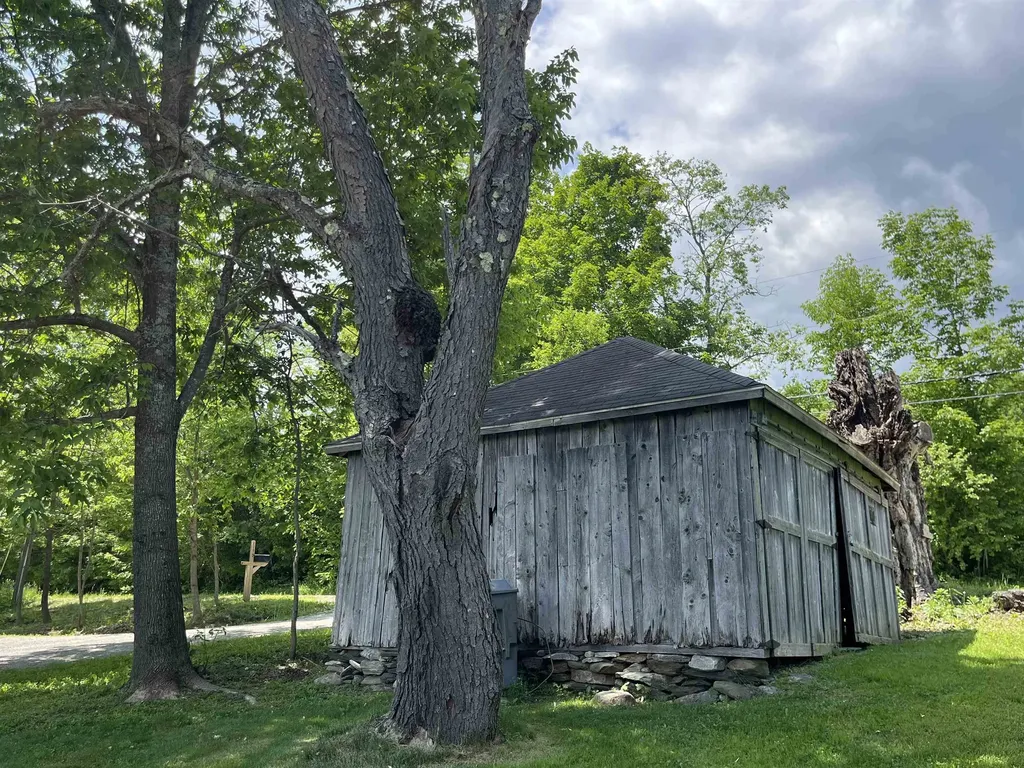 1179 South Hill Road Ludlow VT 05149