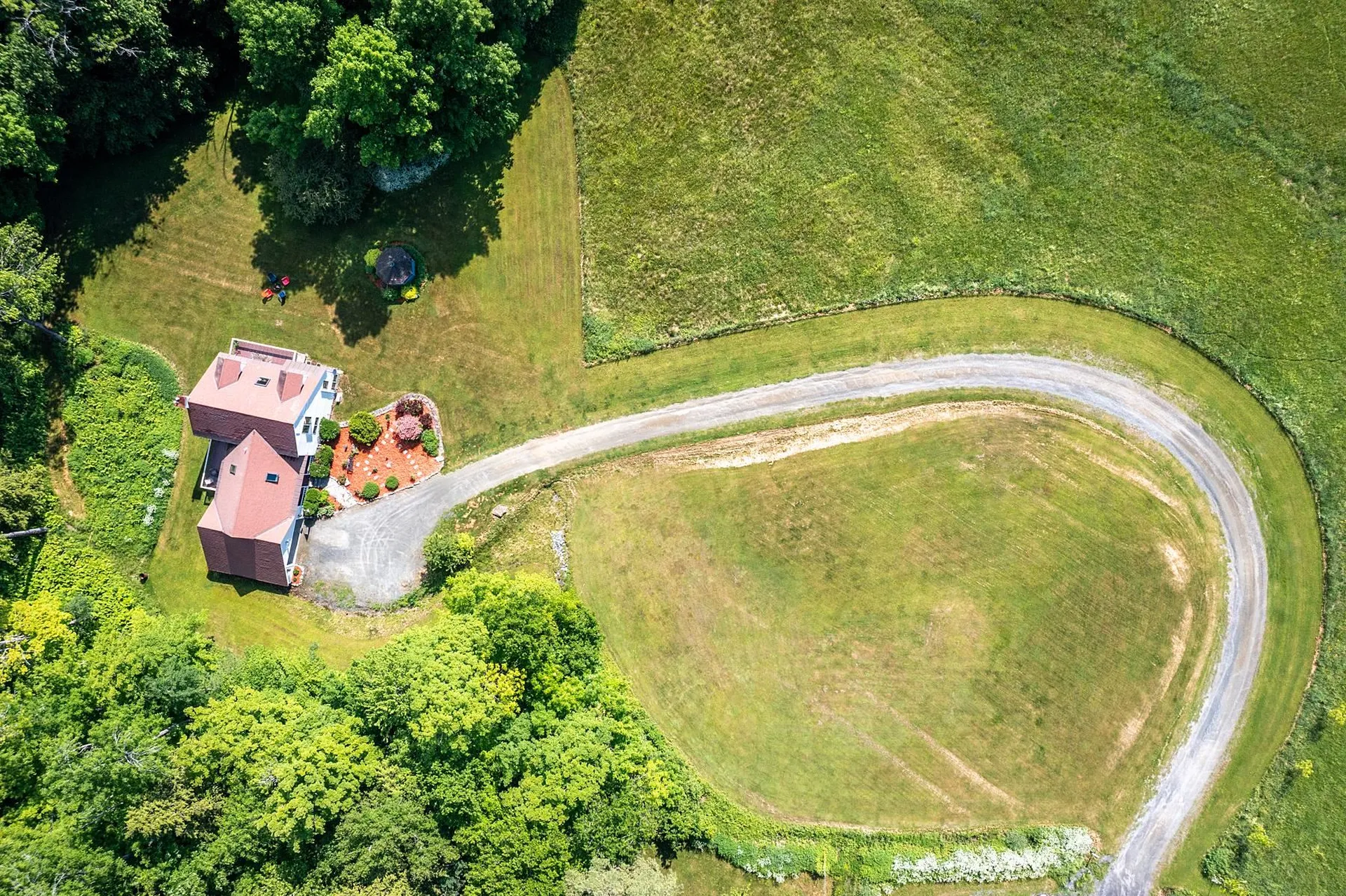 195 Abnaki Trace Hartford VT 05059