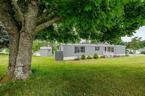 7 Cherokee Way Rochester NH 03867