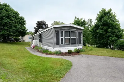 7 Cherokee Way Rochester NH 03867