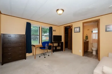 7 Cherokee Way Rochester NH 03867
