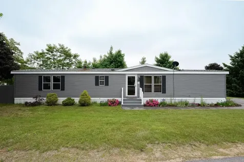 7 Cherokee Way Rochester NH 03867