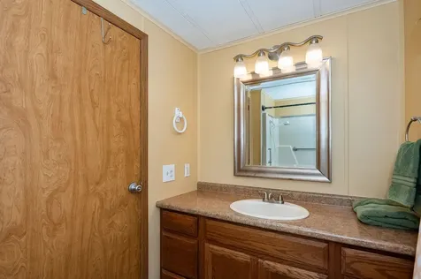 7 Cherokee Way Rochester NH 03867