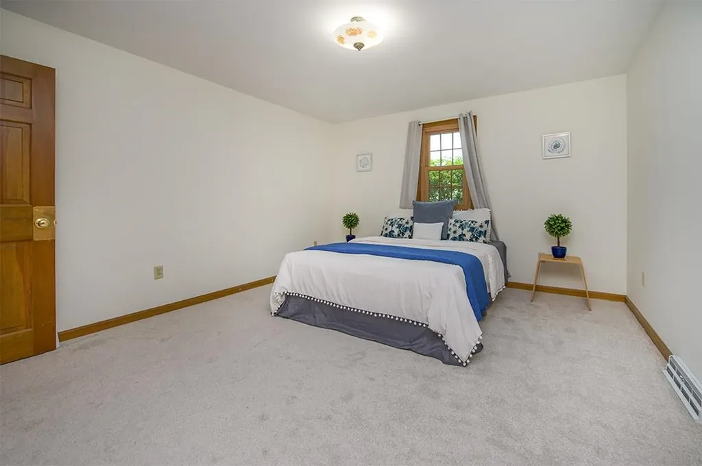 6 Burton Street Hudson NH 03051