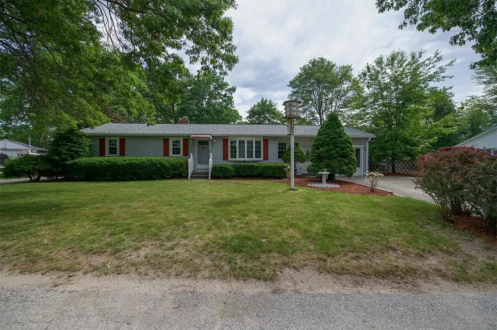6 Burton Street Hudson NH 03051