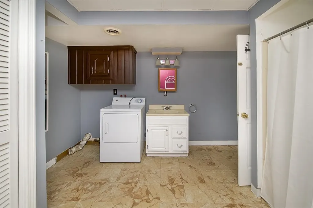 6 Burton Street Hudson NH 03051