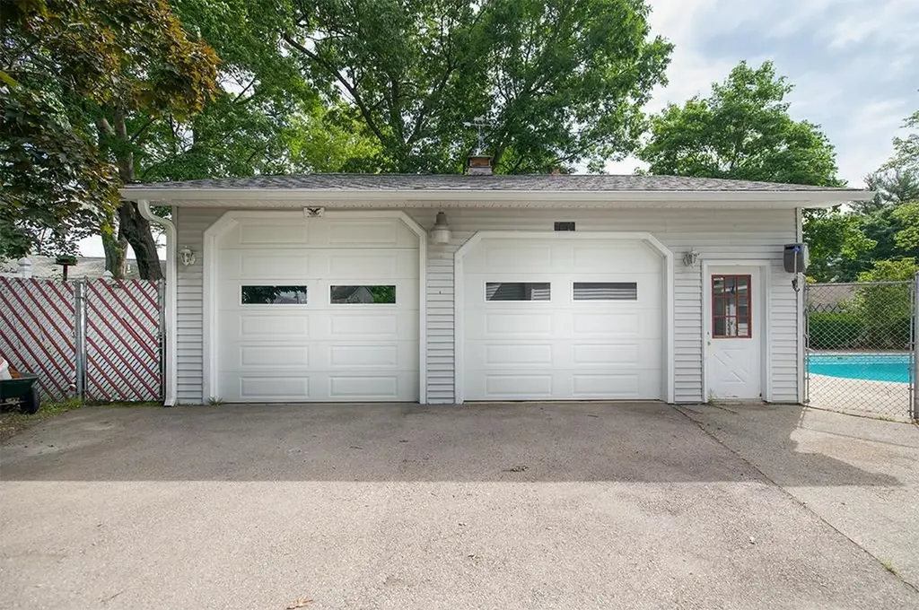 6 Burton Street Hudson NH 03051