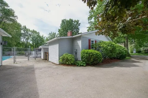 6 Burton Street Hudson NH 03051