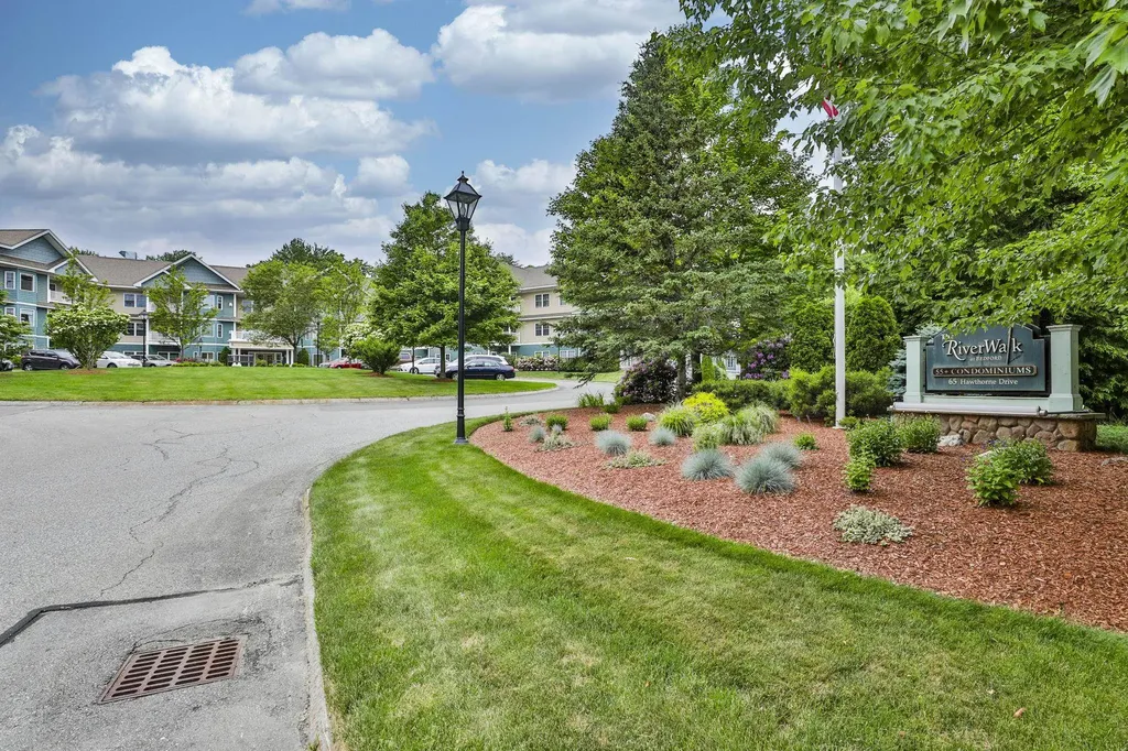 65 Hawthorne Drive Bedford NH 03110