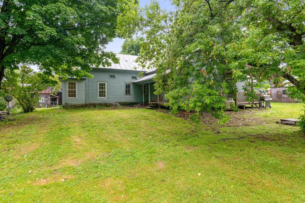 113 Gambler Road Bakersfield VT 05448