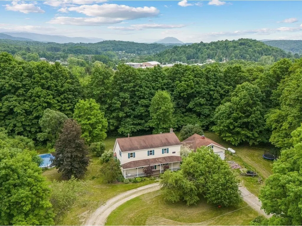 426 Place Road West Hinesburg VT 05461