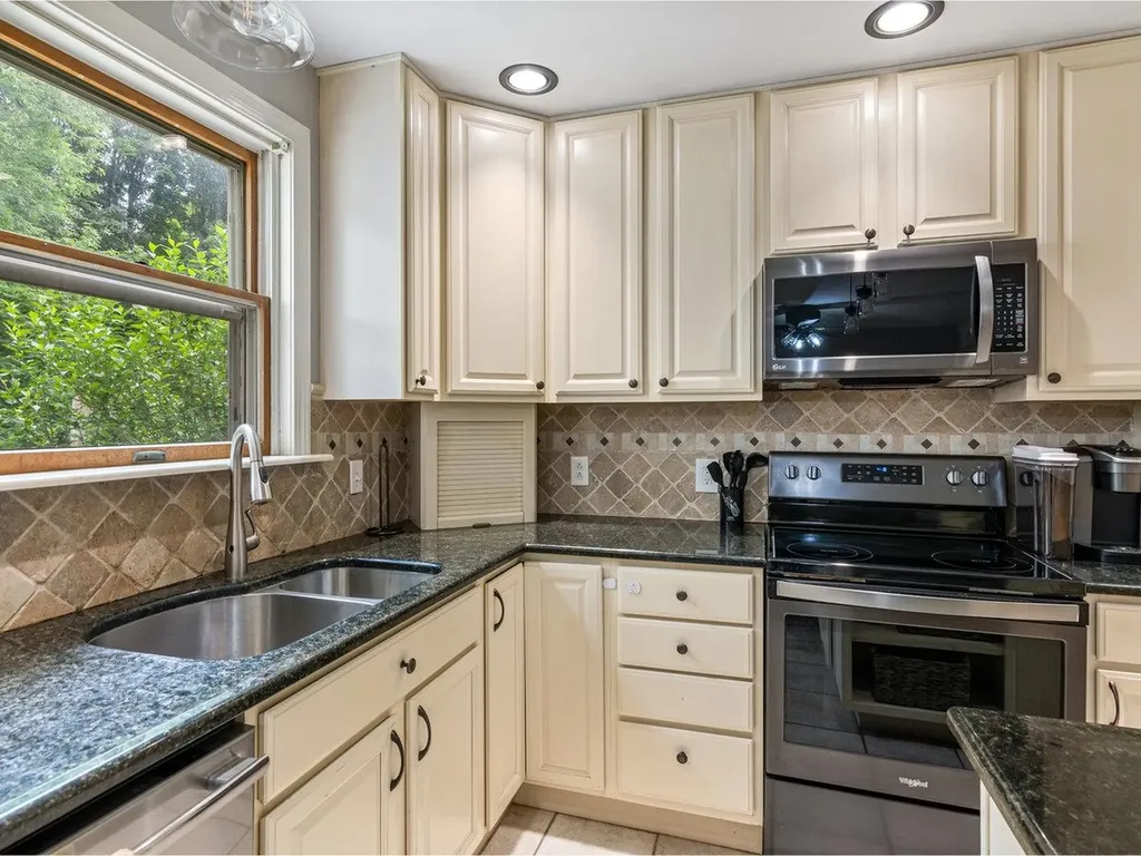 426 Place Road West Hinesburg VT 05461
