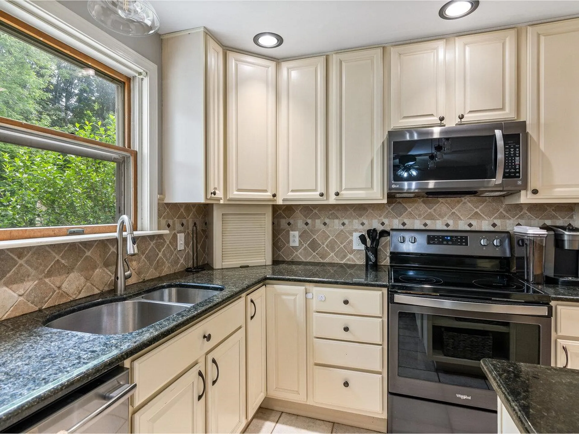 426 Place Road West Hinesburg VT 05461