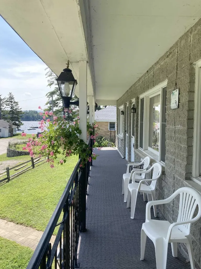 55 Paradise Road Bridgewater NH 03222